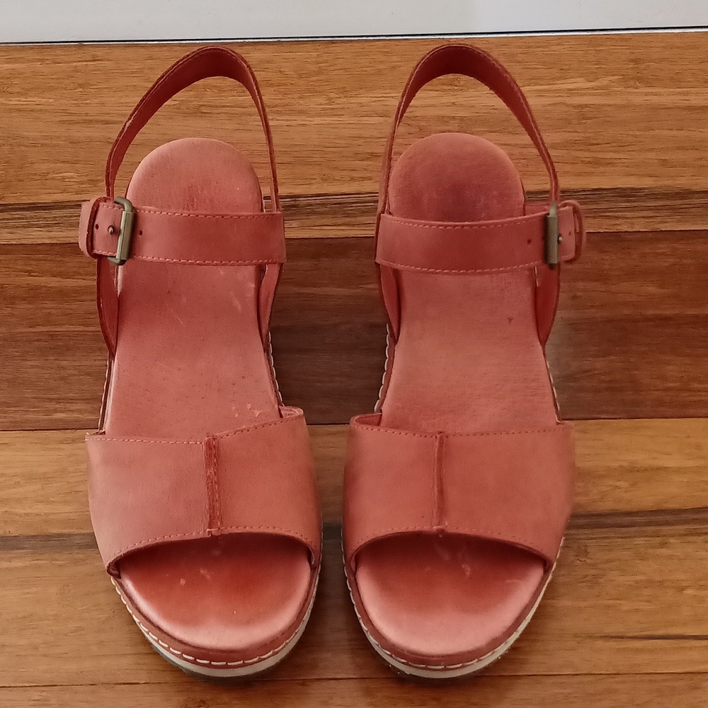 Merrell Halendi Sandals with Chunky Heel in Redwood color size 8.5 - Picture 5 of 7